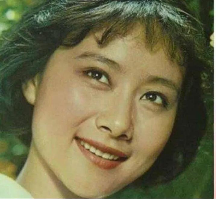 明星整容和不整容老去有什么区别,自然老去和整容明星的对比