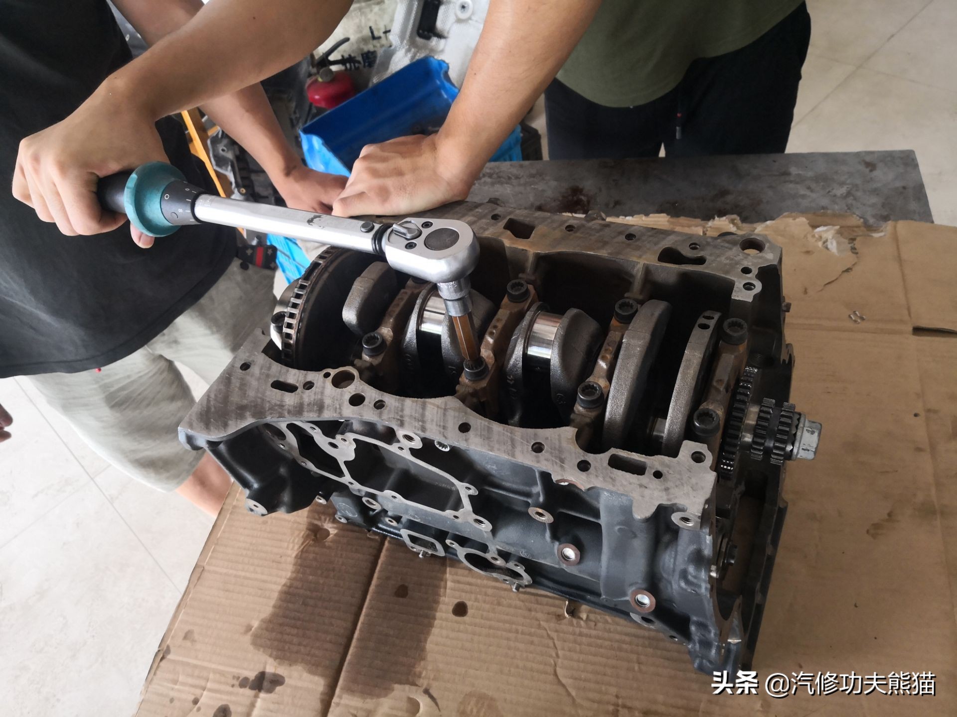 大众夏朗烧机油维修汕头,夏朗烧机油大修多少钱