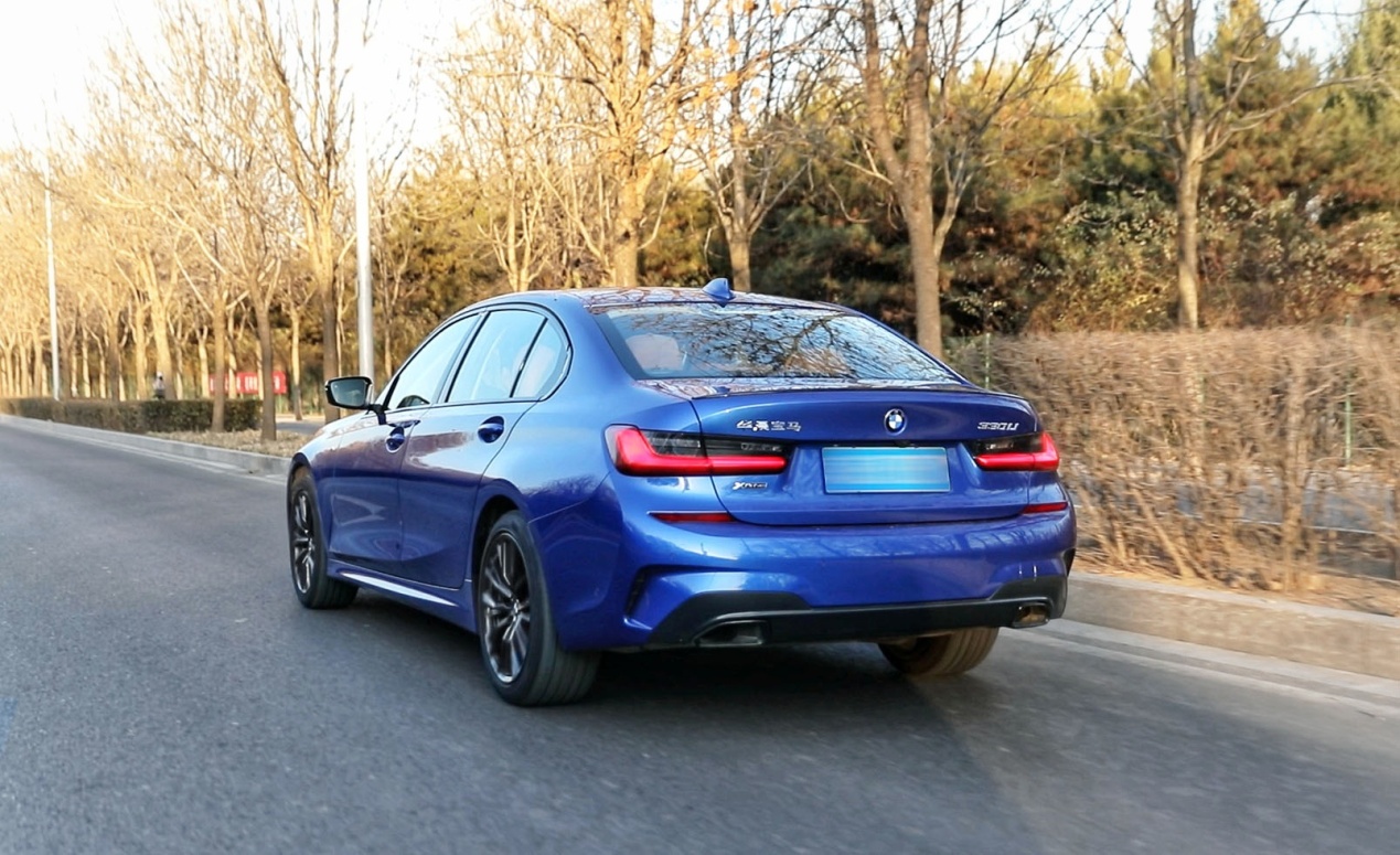 万变不离其宗试驾宝马330lixdrive,宝马330ixdrive曜夜m运动版试驾