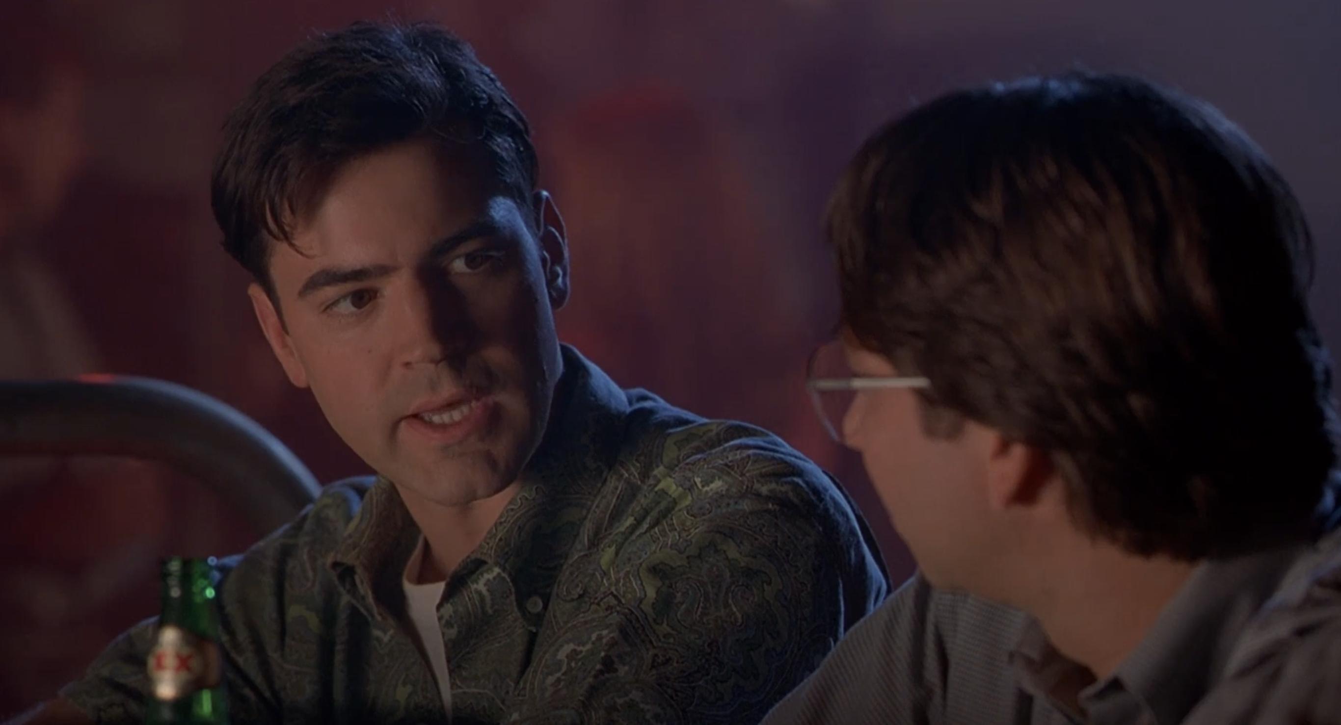 评《上班一条虫》：20年前对职场的讽刺艺术，如今依旧深感共鸣