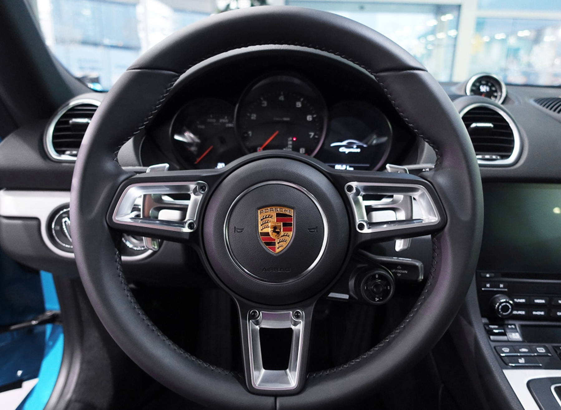 男子花六万买保时捷718,男子花7万块钱买保时捷