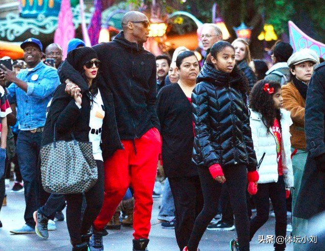 过分了！科比去世，迪士尼继承人强调一事实，裸奔女引争议