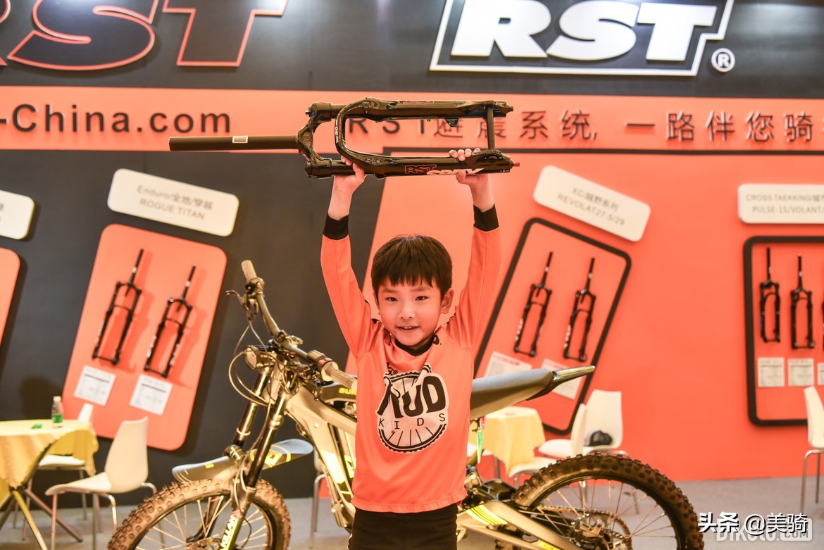 奇妙的自行车全集,上海自行车展会2023凤凰自行车