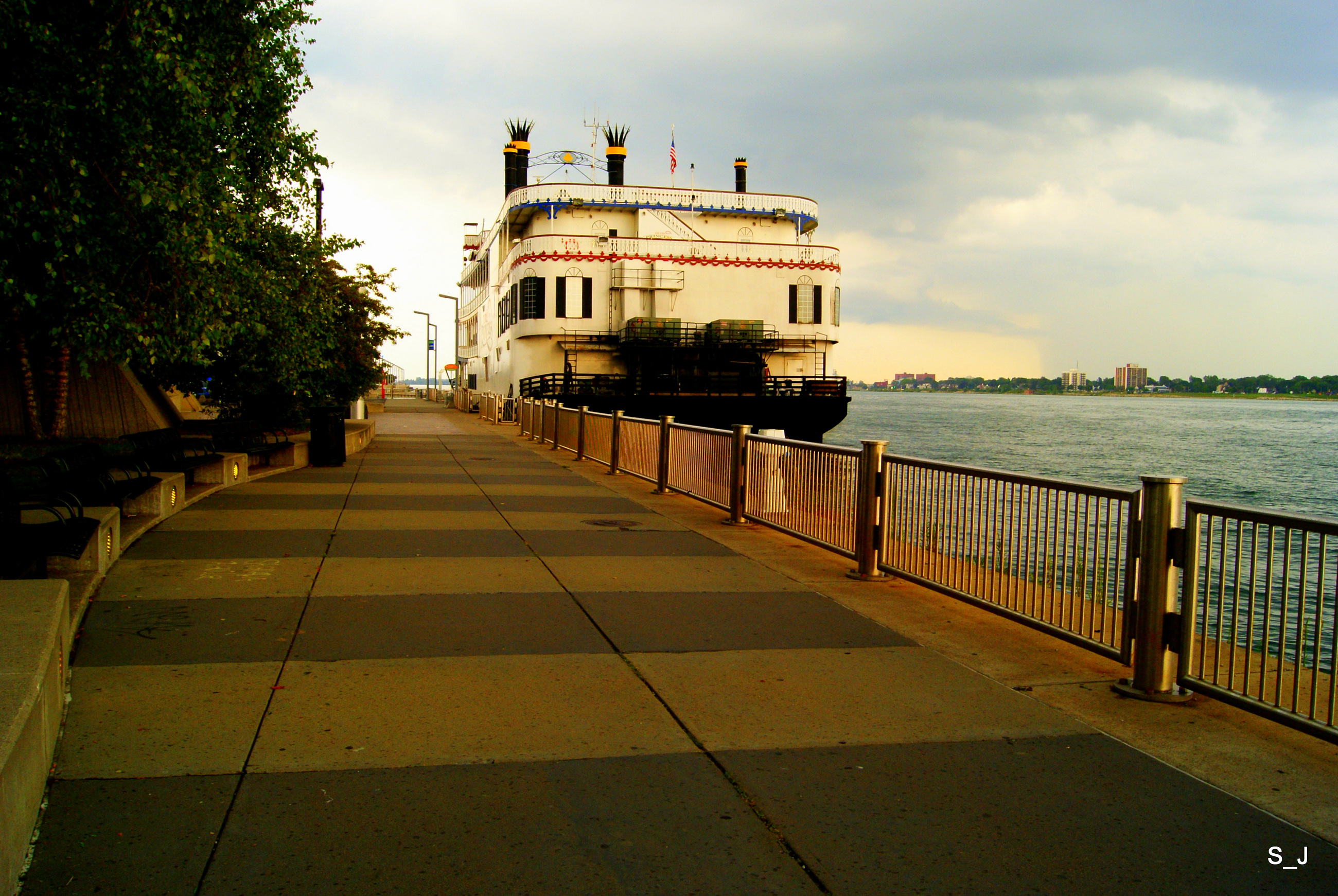 底特律美国曾经的第四大城市,美国底特律最混乱的地方