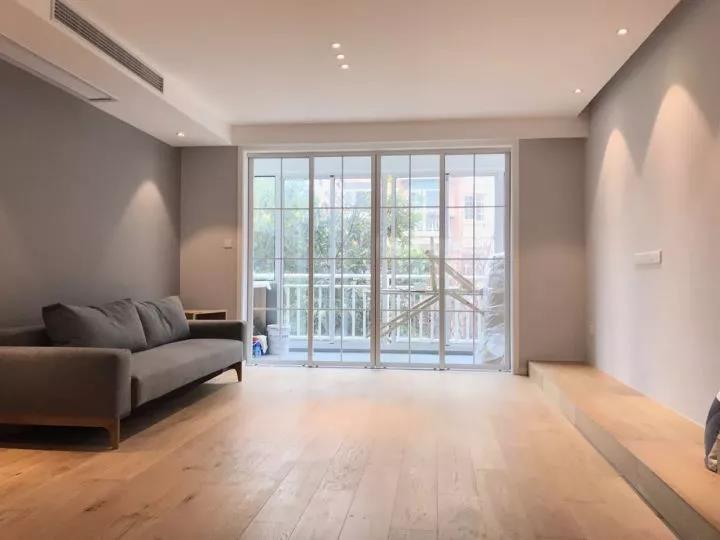 客厅射灯对宝宝有危害吗,卧室小射灯对宝宝有影响吗