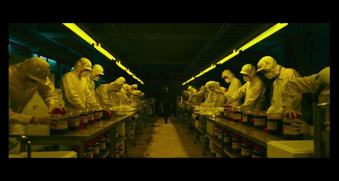 极限职业警察炸鸡视频,警察炸鸡店搞笑片段