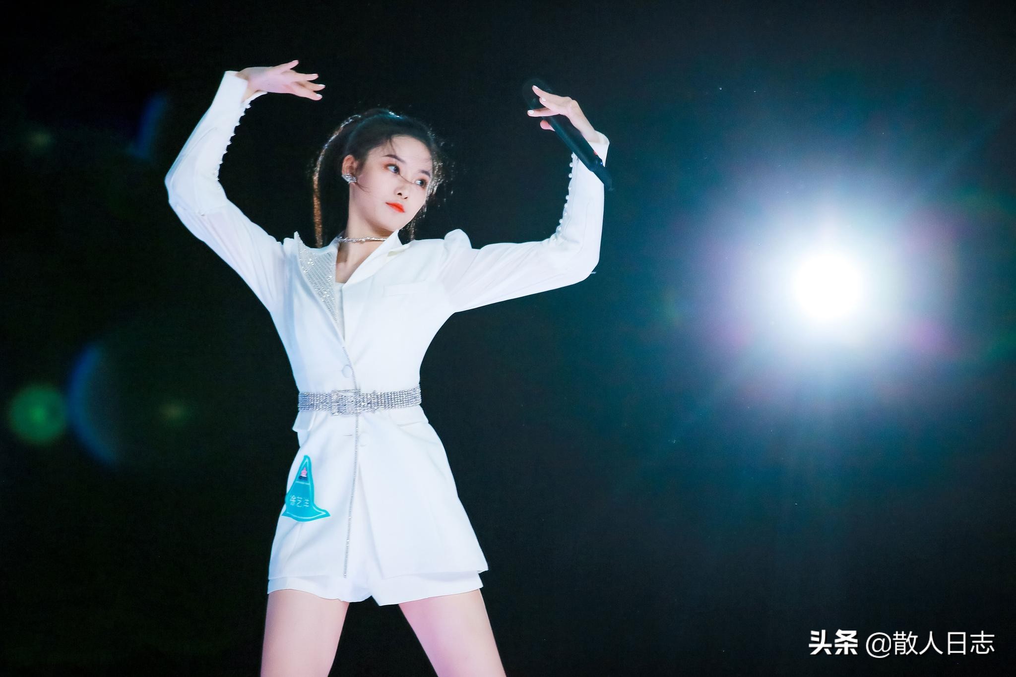 怎么才能变得气场强大没人敢欺负,如何强大自己的气场不被别人欺负