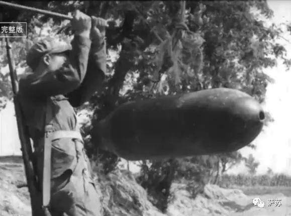 中国摄影师在朝鲜战场:拍纪录片遭美军飞机轰炸,靠这招虎口脱险