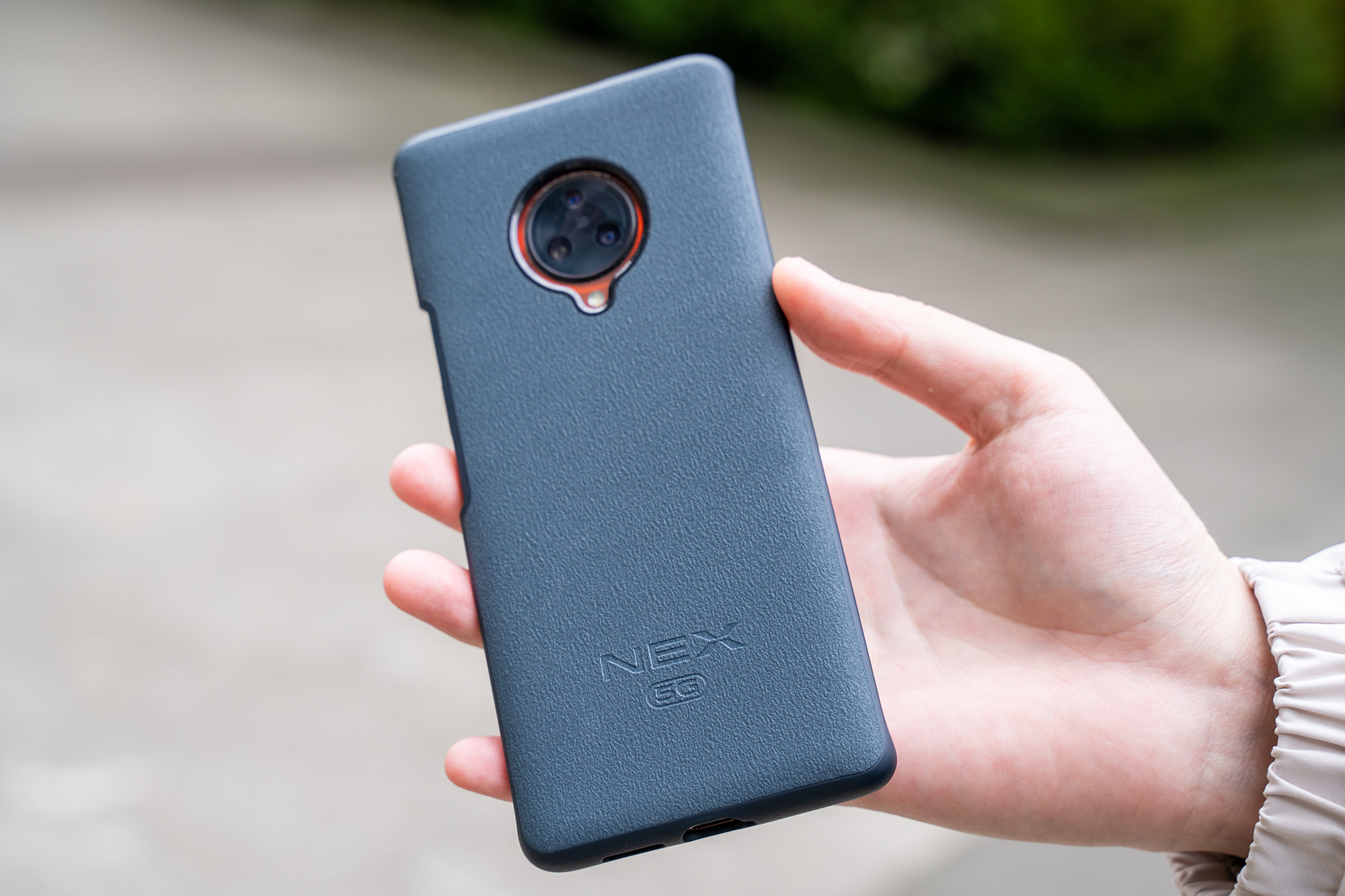 vivonex3搭载骁龙865,vivonex3s瀑布屏观感对比