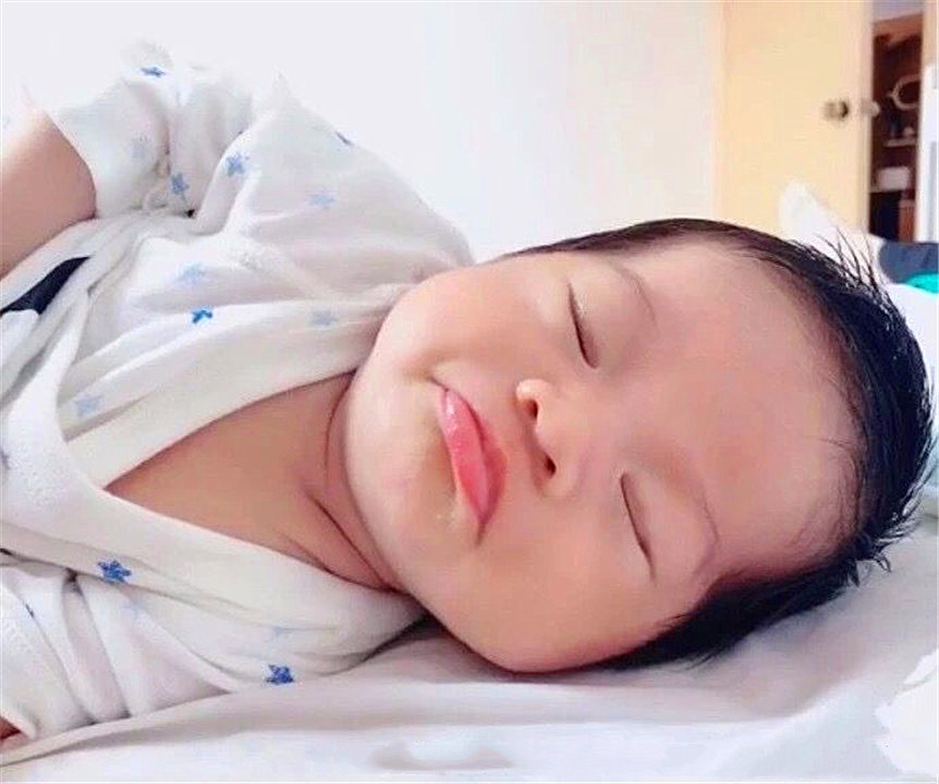 拍彩超胎儿嘴歪,怀孕四维看到孩子嘴歪