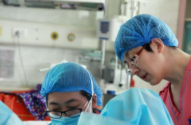 顺产是不是一边拉一边产,为什么顺产生的时候宝宝会拉粑粑