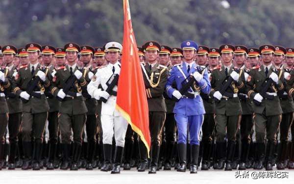 三军仪仗队礼服解说,三军仪仗队礼仪刀