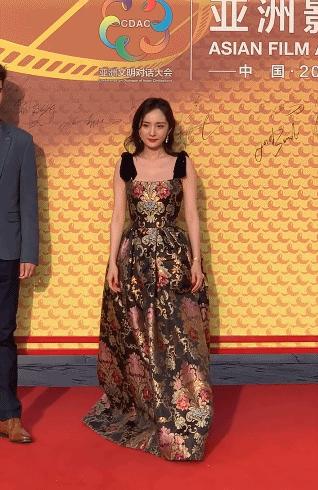 小白鞋男款2023爆款耐磨耐脏,选什么小白鞋好看又便宜又耐脏