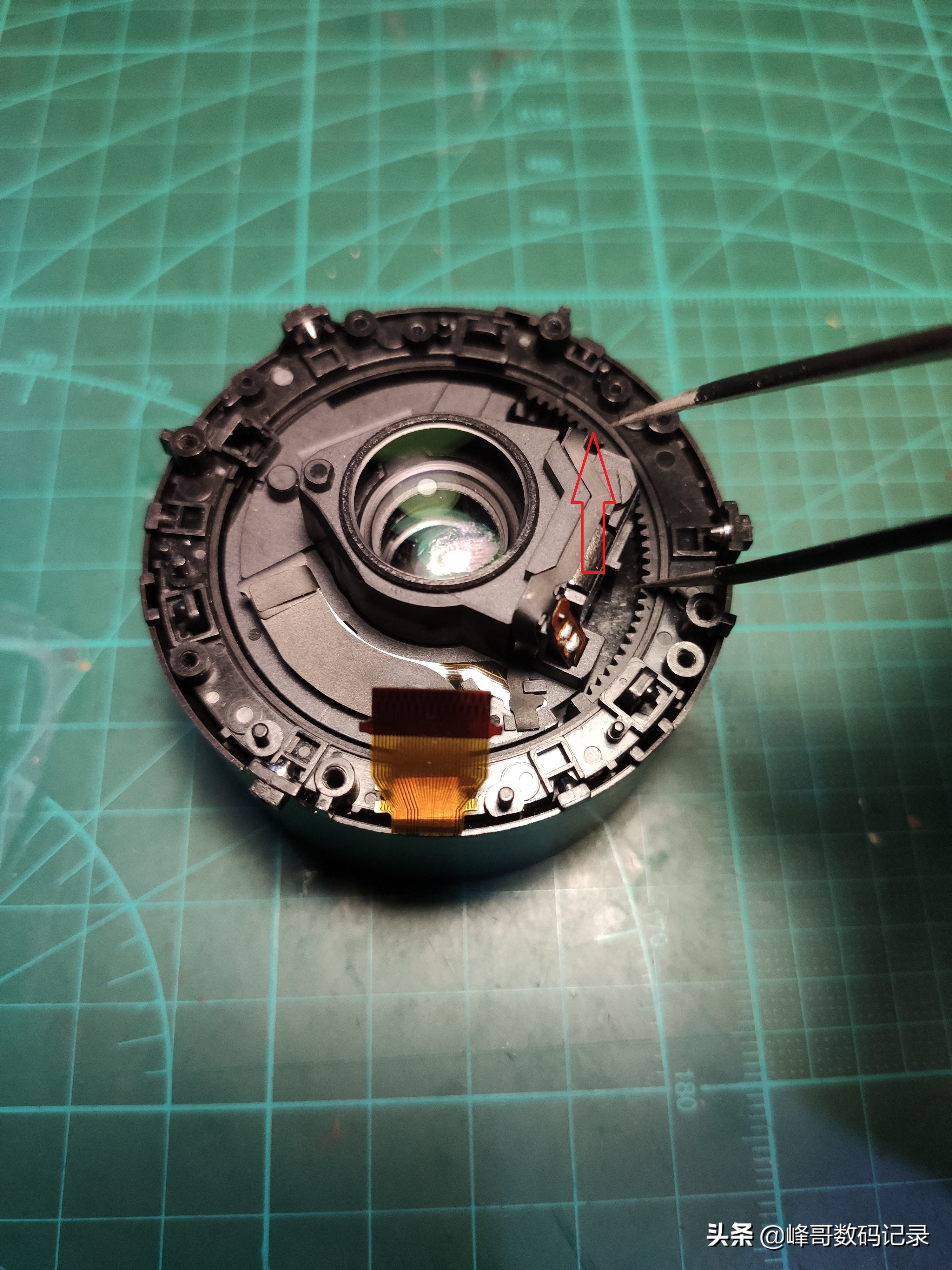 索尼16-50镜头前镜片拆卸,sony16-50镜头拆解图片