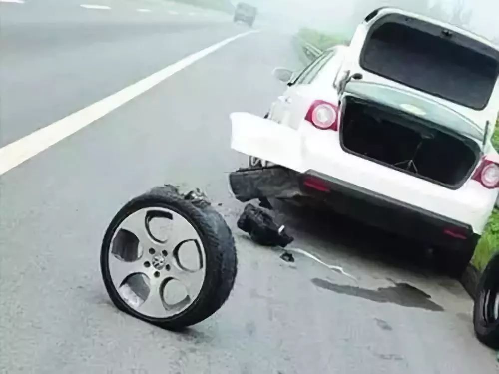 轮胎爆胎前十个征兆,轮胎爆胎3个前兆