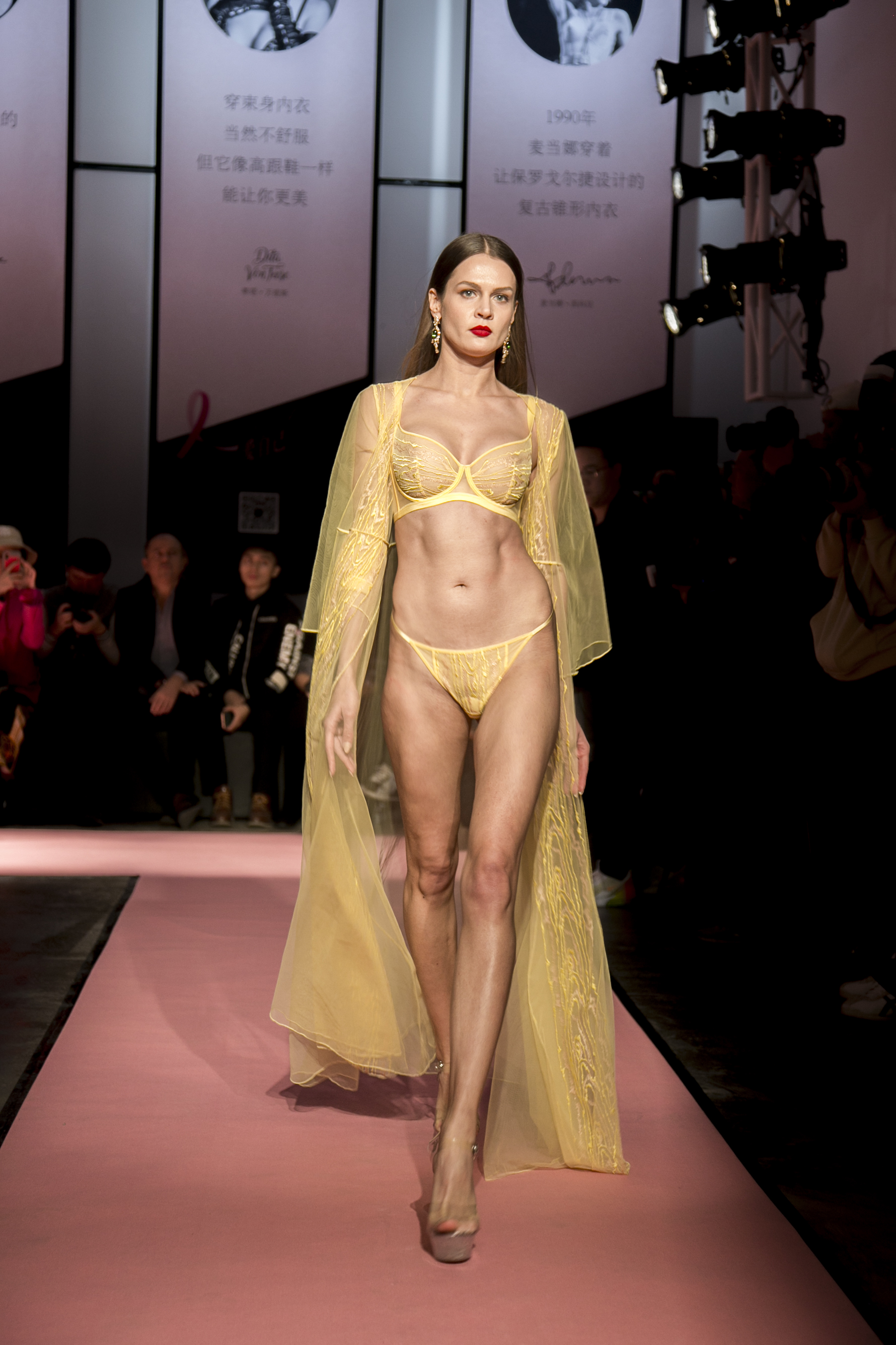 中国内衣时装秀2019蕾丝款,2019年国内韩国内衣时装秀
