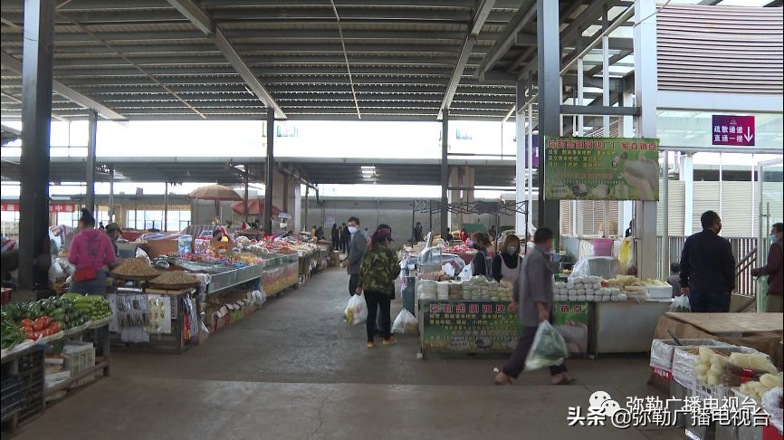 赞！弥勒这几家公司：减免摊位费，免费送餐、送菜，送消毒水...