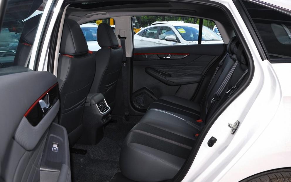 奕炫maxpk朗逸1.4280tsi,朗逸和奕炫max安全性能