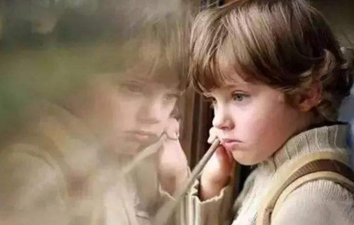 孩子内向腼腆的性格怎样去改变,如何克服孩子的腼腆