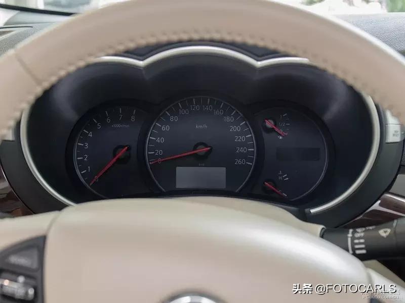 日产贵士3.5LSL实拍，比丰田埃尔法厚道，性价比超高豪华7座MPV