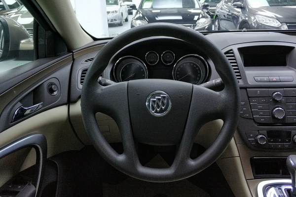 别克君威2015款2.0精英版二手,我买了辆二手车