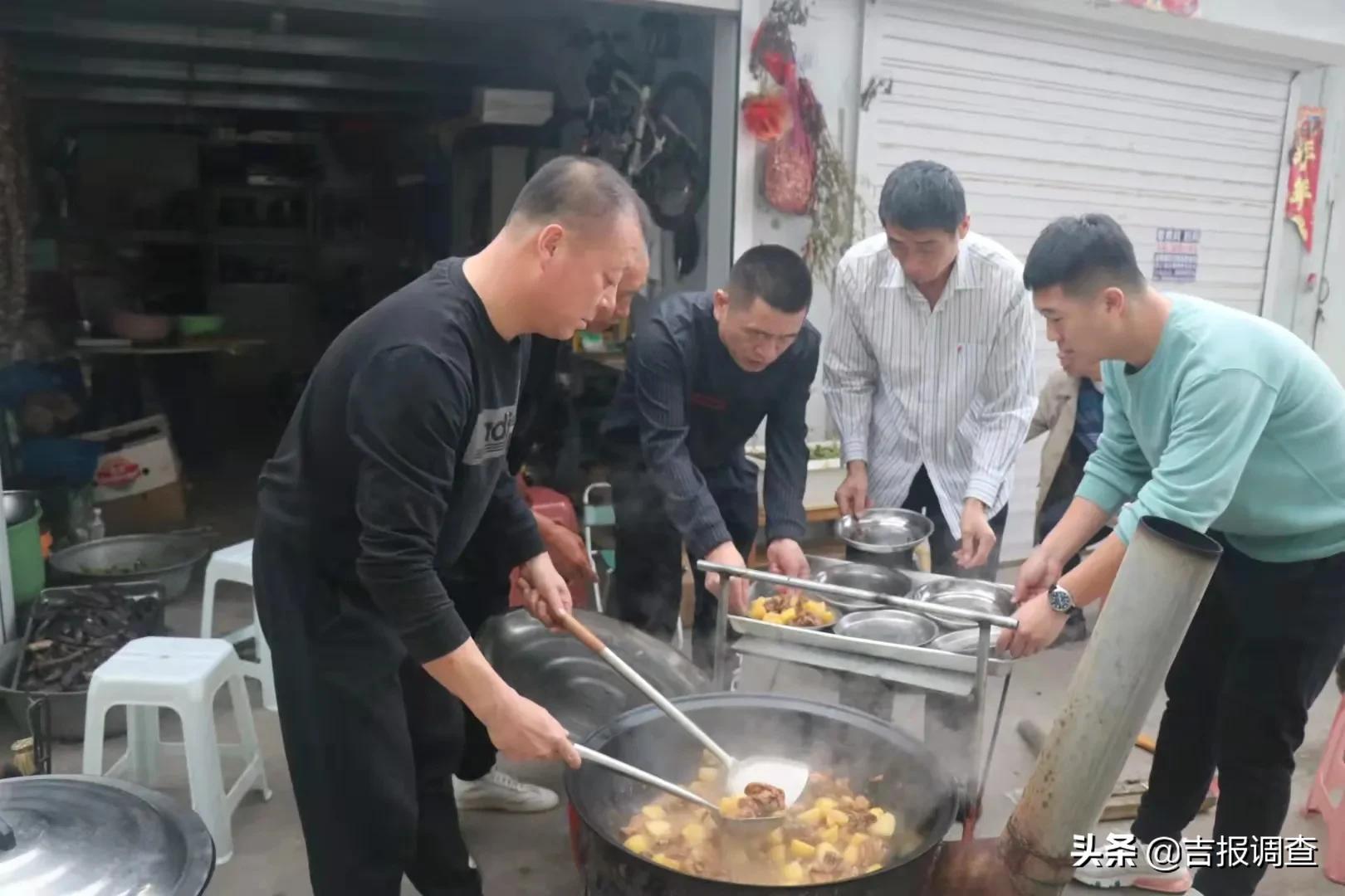 弘扬邻里友爱、团结亲善、守望相助的传统美德！辉南县西凤街道*安泰**社区摆起“百家宴”