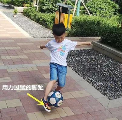 安踏怕是疯了!跟着荣妈用地摊儿的价格买专柜的好货