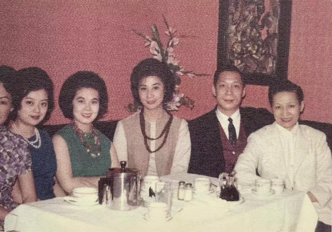 100多年前女生为什么要裹脚,100年前女人裹小脚的图