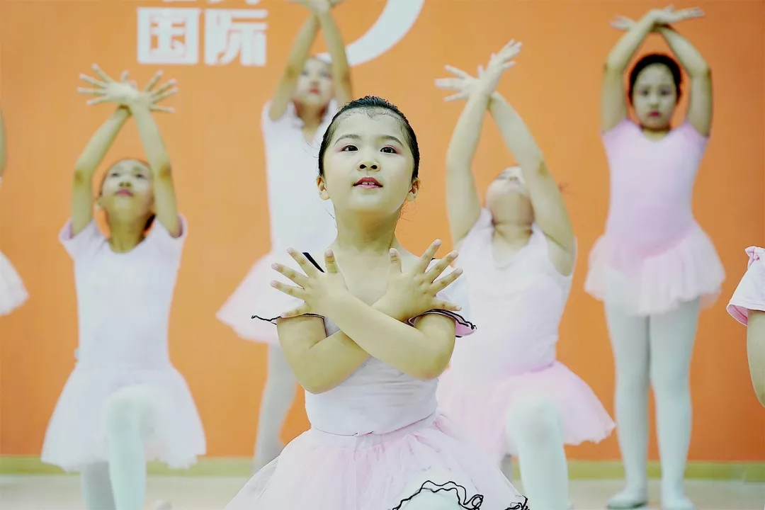 中国舞考级完满结束,考级中国舞