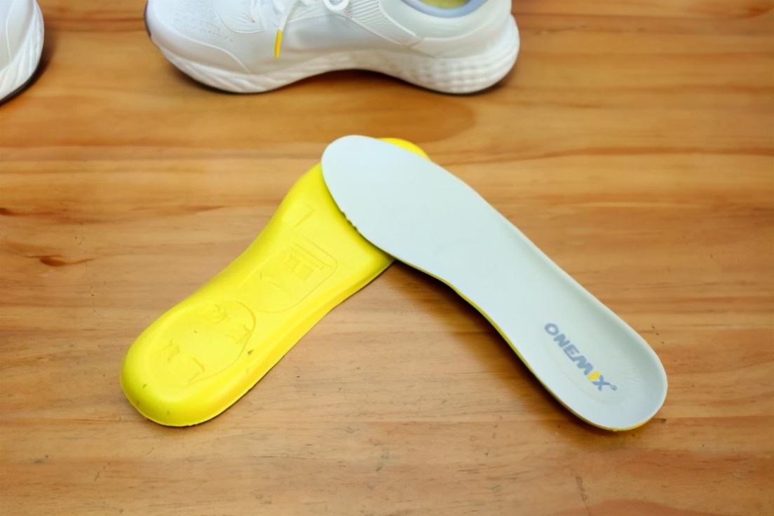 走路轻软跑步双弹颜值时尚，OneMix逍遥游休闲跑鞋实测