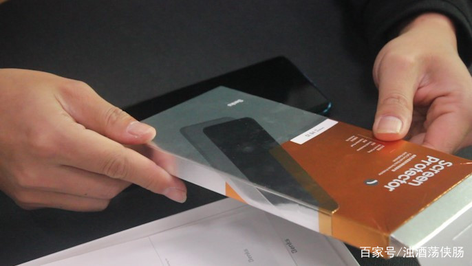 小米10曲面屏贴什么膜好,小米10手机膜蓝光高清磨砂哪个好