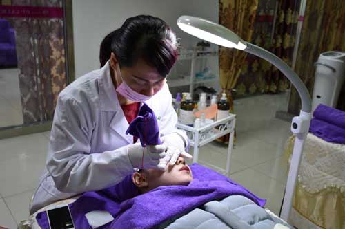 零下196度液氮能把人冻住吗,零下190度的液氮对人有没有伤害