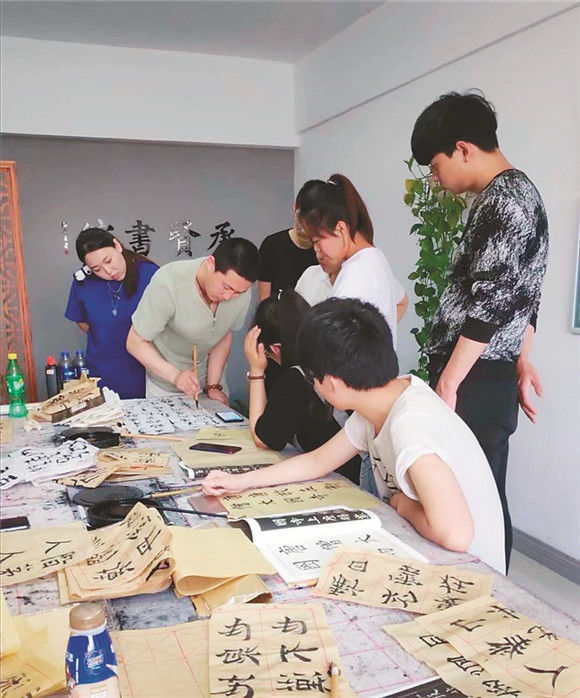 创新科技启迪学生梦想,创新引领助推学生成长成才