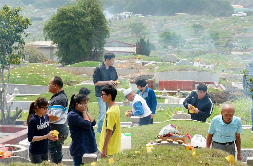 过清明节，台湾人居然要去夜总会？