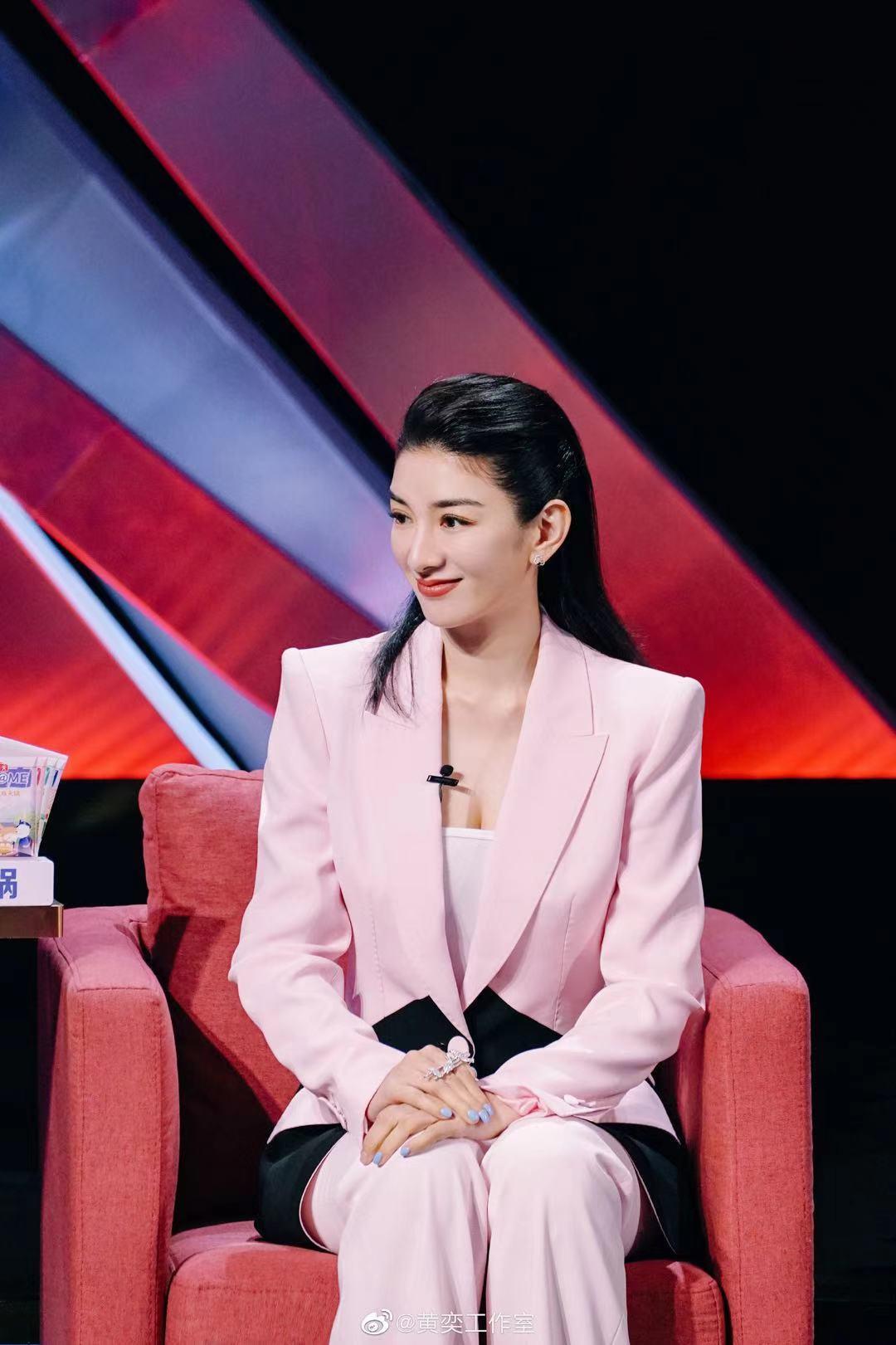 黄奕说男人不行就换！男人如衣服？思维没跟上，就敢“勇闯天涯”