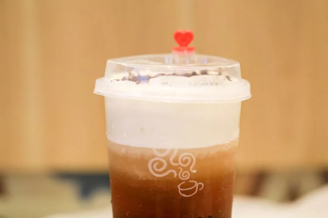 四云奶盖贡茶天鸿店,请全城喝奶茶