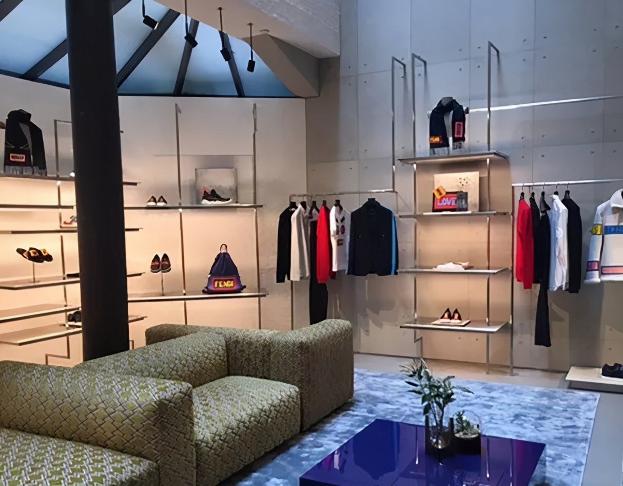 开一家品牌服装店,开一家男女服装店