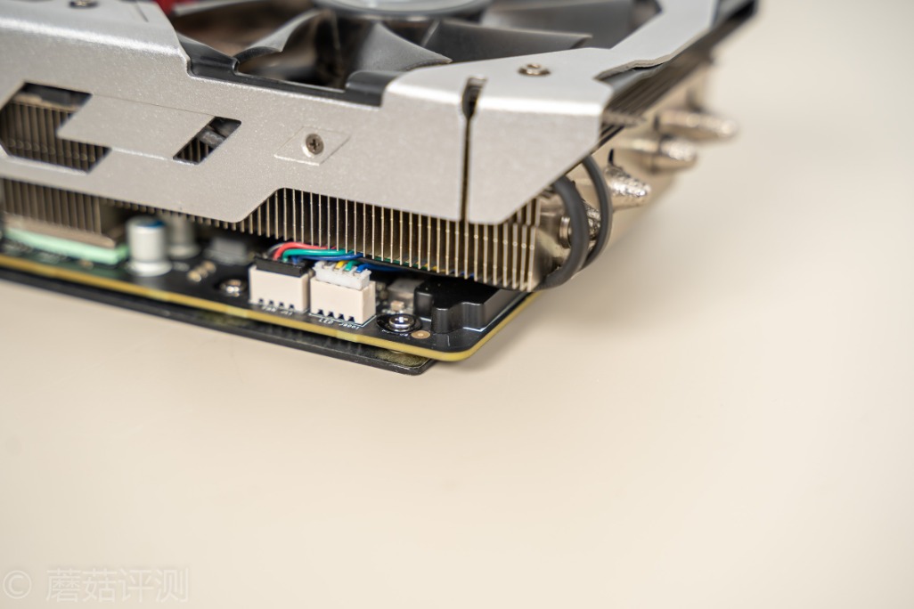 gtx1080ti,七彩虹1080ti和影驰1080ti大将