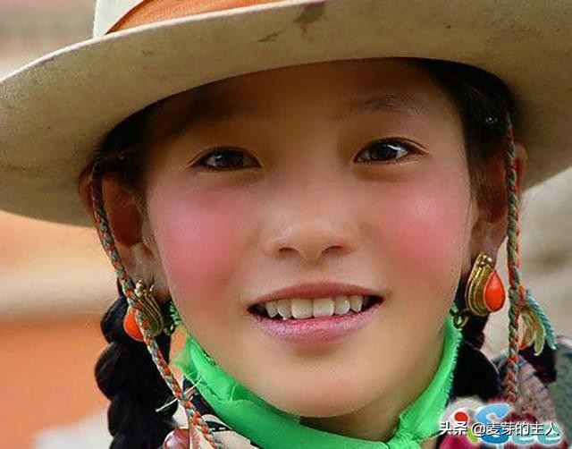 脸上有红的血丝擦什么,脸上红血丝怎么消除小妙招