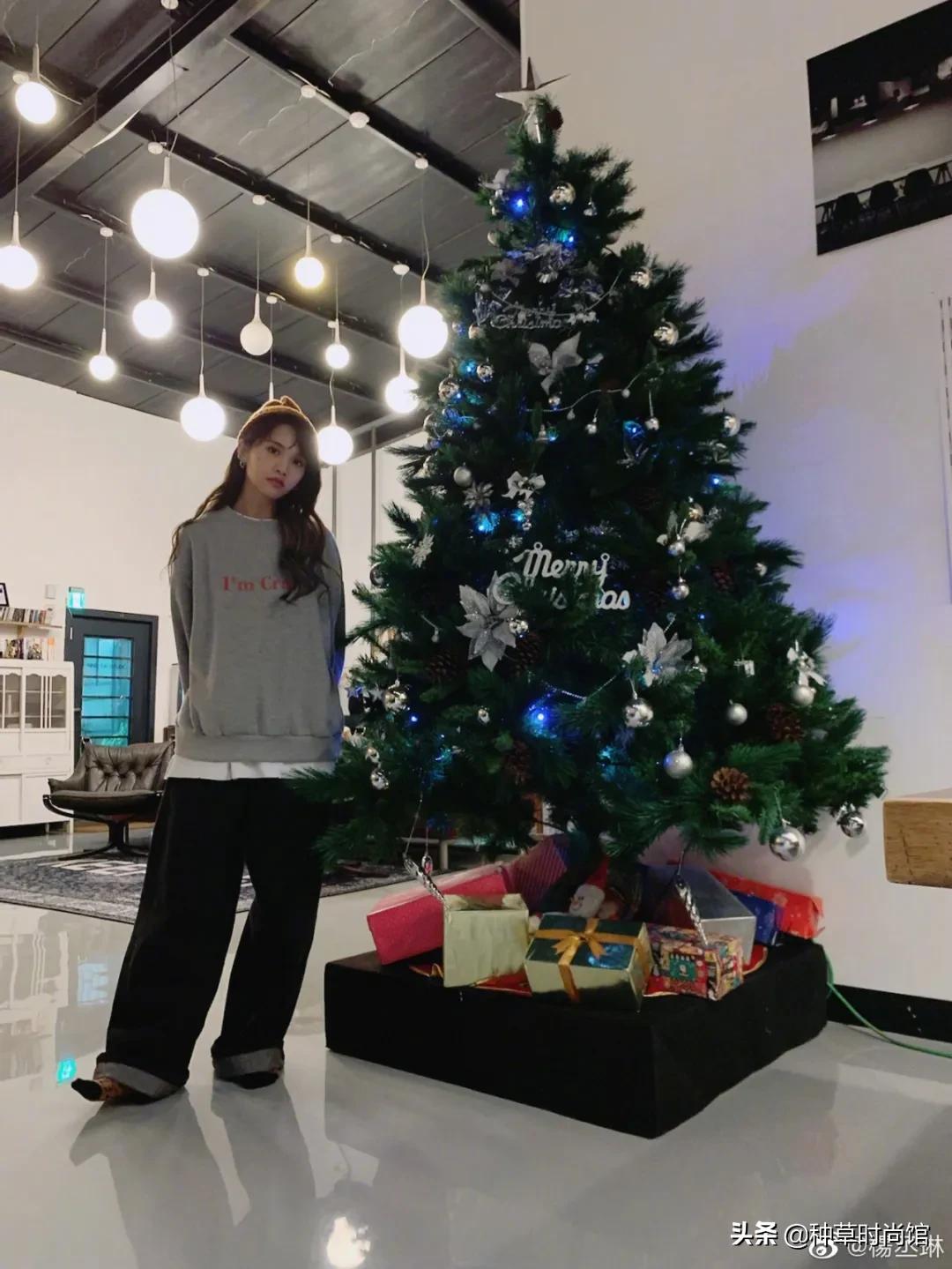 秋冬新款上新卫衣穿搭,今秋更流行卫衣裙