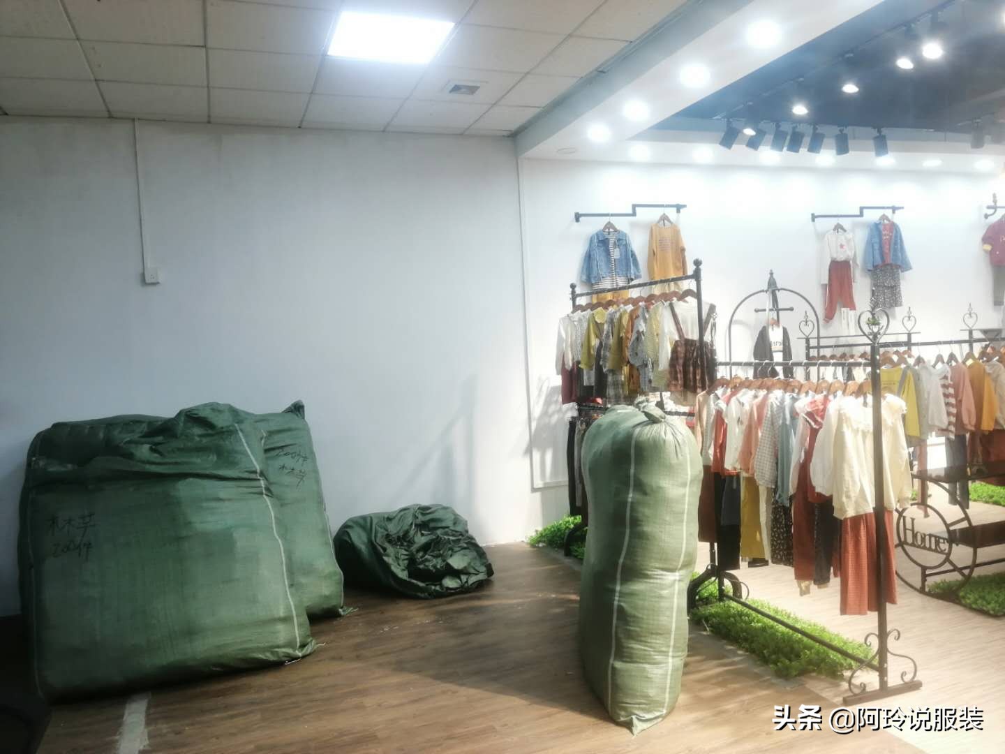 卖童装哪里进货便宜,想开童装批发在哪进货