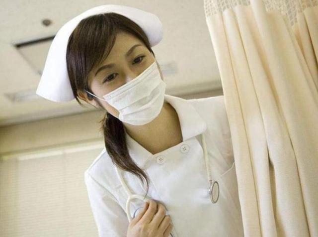 处理男病人隐私时，女护士会觉得尴尬吗？医护人员说出实情