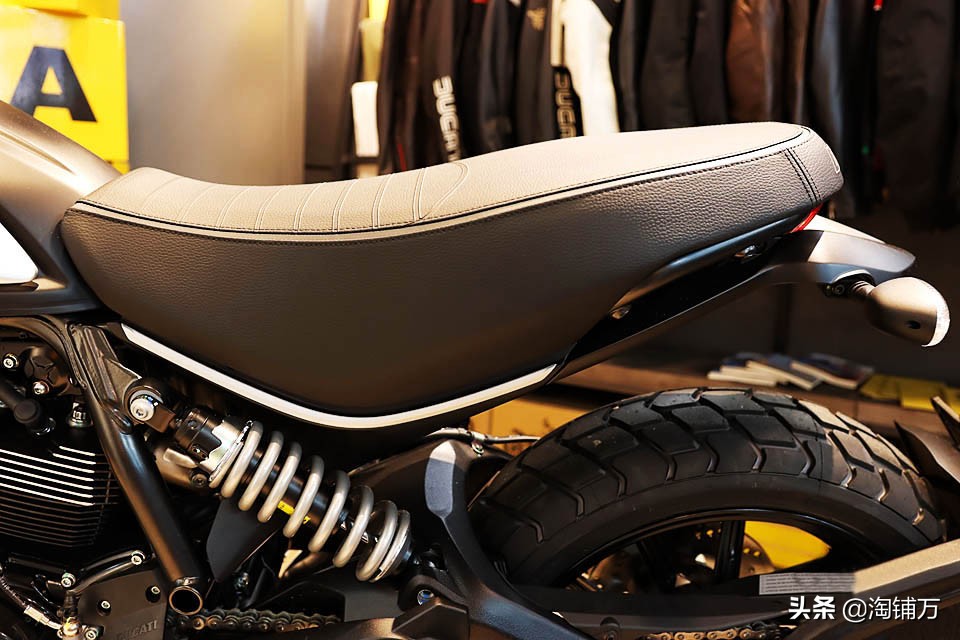 质量好适合女生的复古摩托,杜卡迪最经典的1800cc摩托