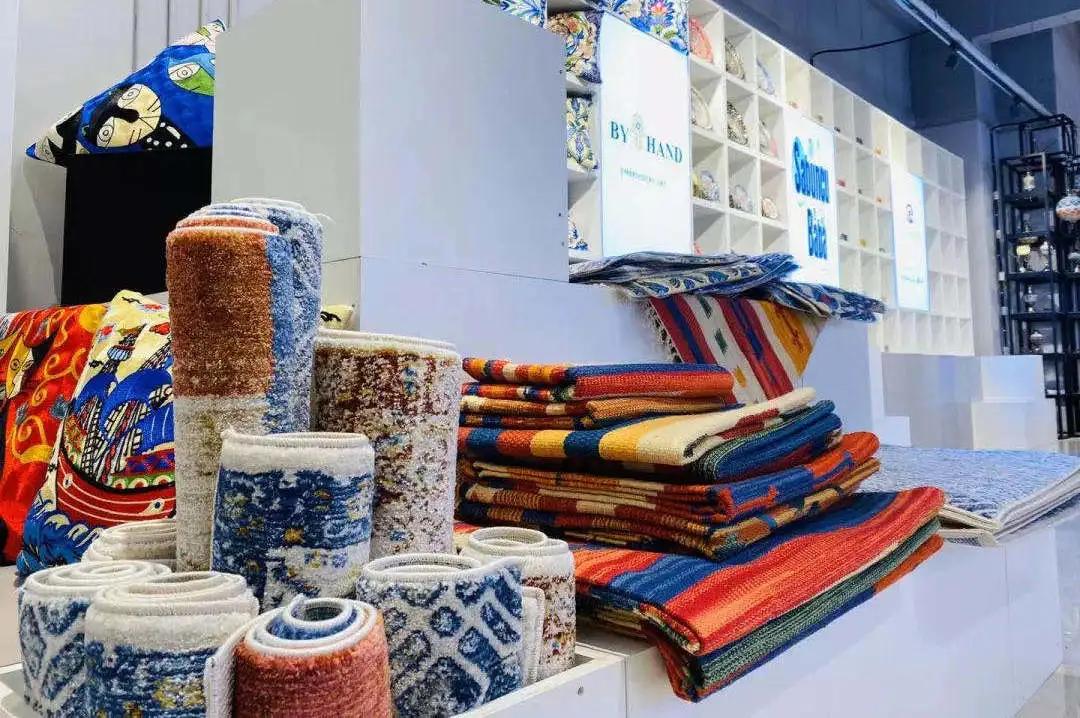 杭州湾全球贸易港开业人山人海,杭州湾国际商贸港