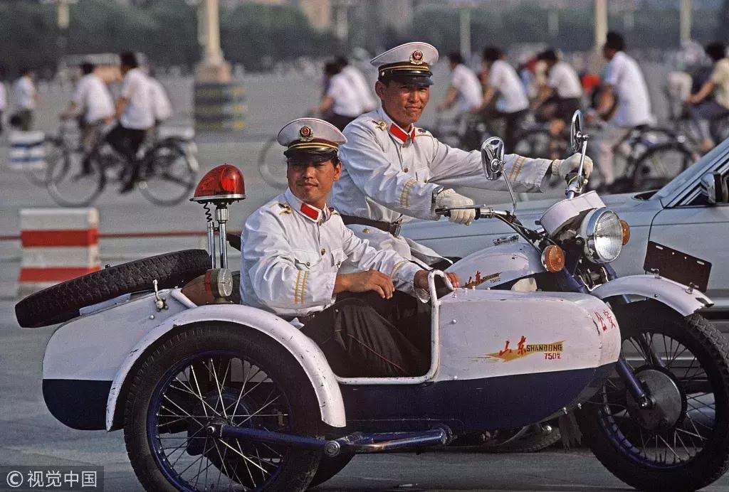 70张照片合集视频,70年衣食住行对比图