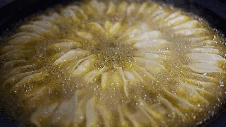 早餐界的排队王----乔馋锅贴,1.2一个居然年赚200多万元