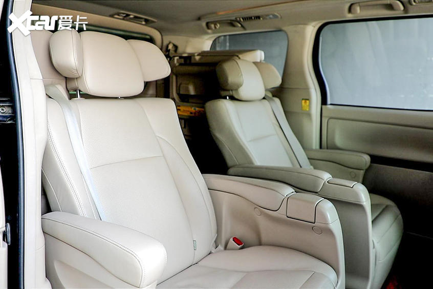 30万买丰田埃尔法,30万不买汉兰达选什么