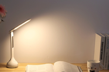 普通家用led灯泡伤眼吗,钨丝灯泡和led灯泡哪个伤害眼睛