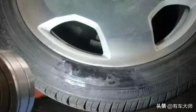 轮胎正面被扎用什么方式补,轮胎侧面被钉子扎破了怎样补胎