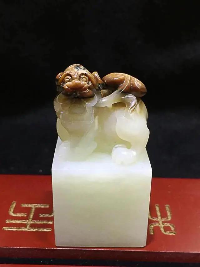 和田玉青花籽料和青花山料的区别,清代的和田玉是山料多还是籽料多